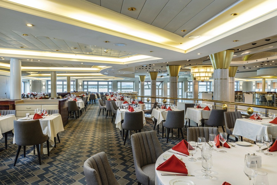 Marella Cruises Marella Explorer 2 Vista Interior ©Ben Waller.jpg